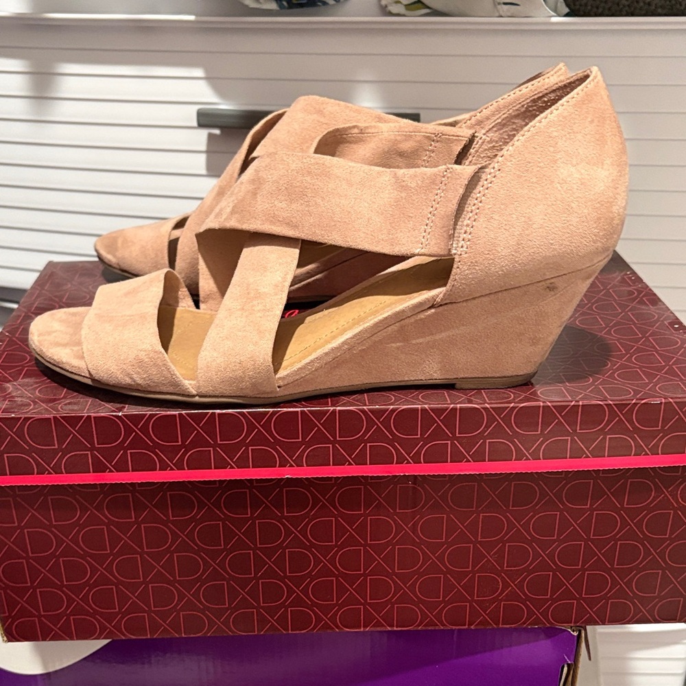 dexflex comfort Women's Blush Suede Crossover Wedge Sandals